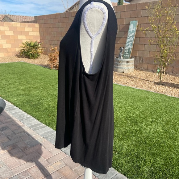 Basic Black Tank - Picture 3 of 4